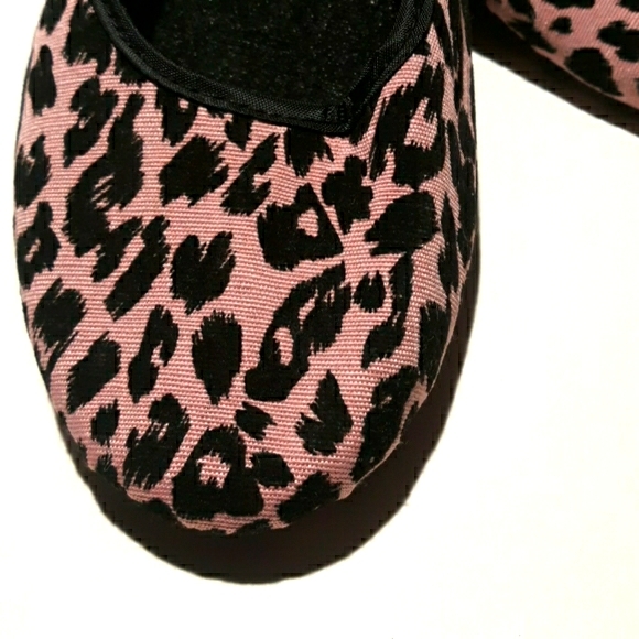 Animal Print Slip-On Flats - Picture 2 of 5